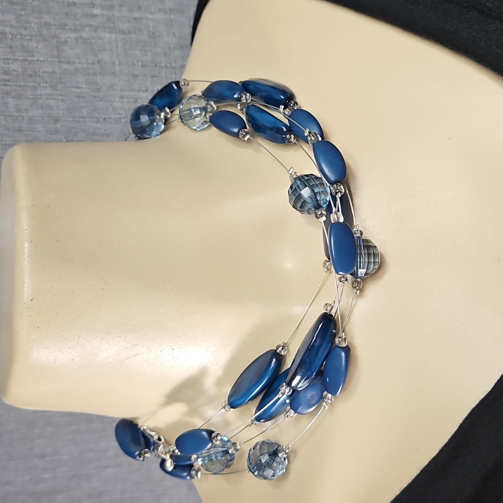MULTI-STRAND BEADED NECKLACE IN BLUE HUES 4 STRAND
